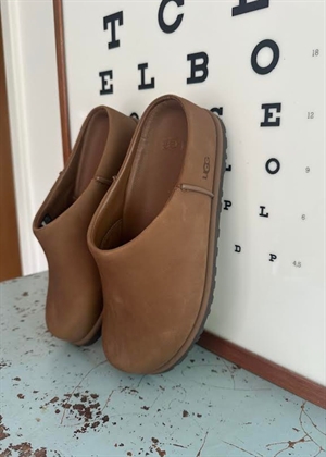 W Otzo clog sandal Dark Chestnut UGG 